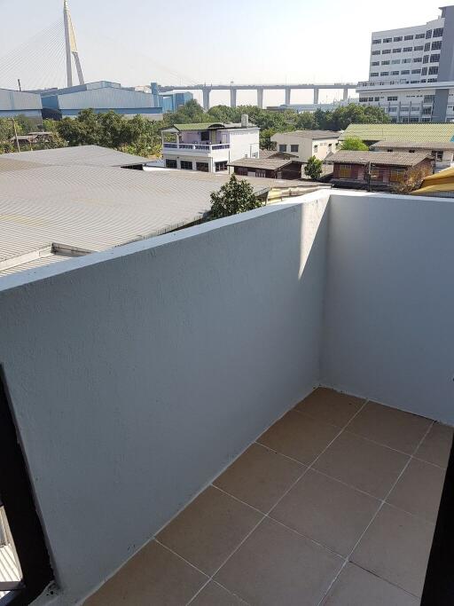 32 Sqm., 1 Bed, 1 Bath Condo listed for ฿ 391,000.