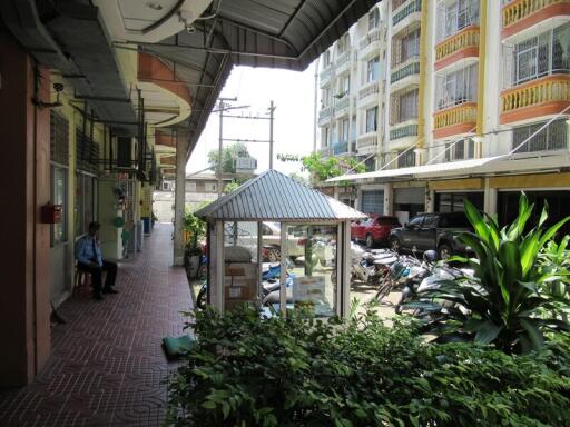 24 Sqm., 1 Bed, 1 Bath Condo listed for ฿ 352,000.