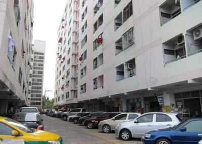 31 Sqm., 1 Bed, 1 Bath Condo listed for ฿ 320,000.