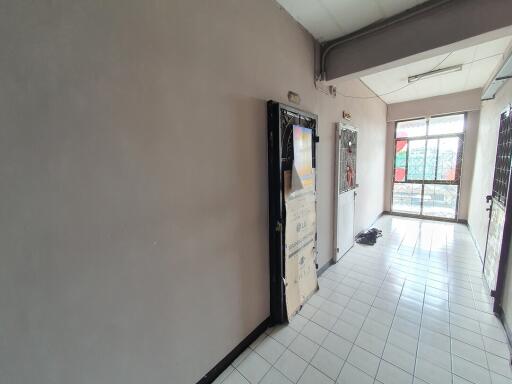 28 Sqm., 1 Bed, 1 Bath Condo listed for ฿ 373,000.