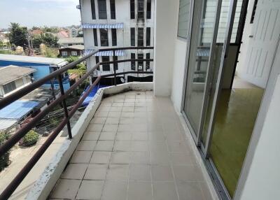 35 Sqm., 1 Bed, 1 Bath Condo listed for ฿ 334,000.