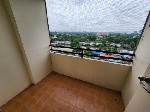 32 Sqm., 1 Bed, 1 Bath Condo listed for ฿ 332,000.