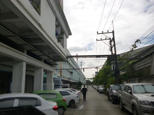 34 Sqm., 1 Bed, 1 Bath Condo listed for ฿ 337,000.