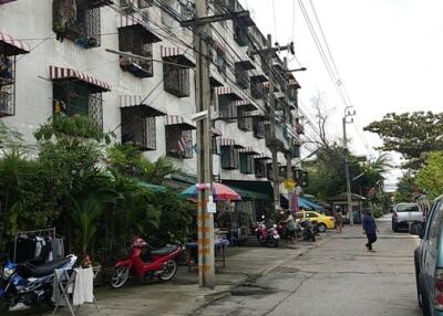 30 Sqm., 1 Bed, 1 Bath Condo listed for ฿ 253,004.