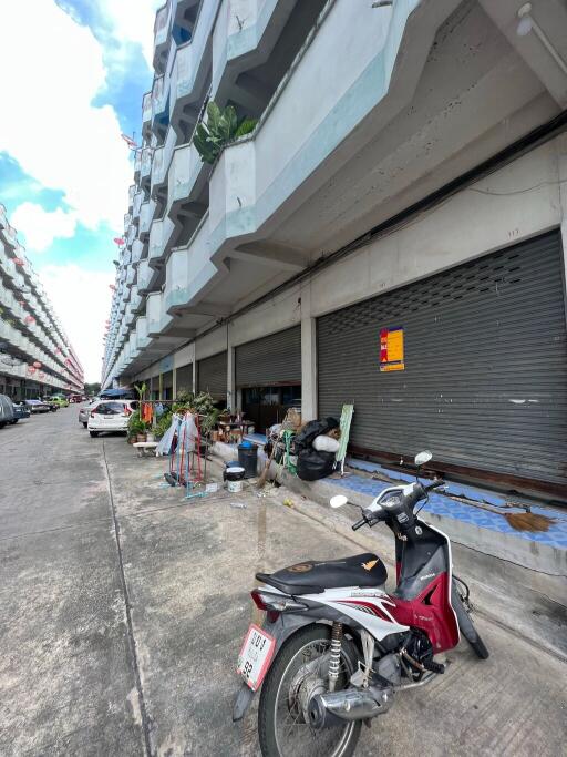 35 Sqm., 1 Bed, 1 Bath Condo listed for ฿ 305,000.