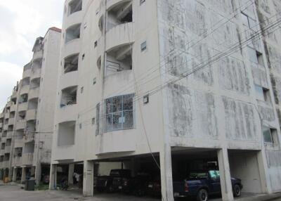 32 Sqm., 1 Bed, 1 Bath Condo listed for ฿ 329,000.