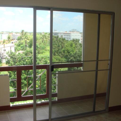 28 Sqm., 1 Bed, 1 Bath Condo listed for ฿ 300,000.
