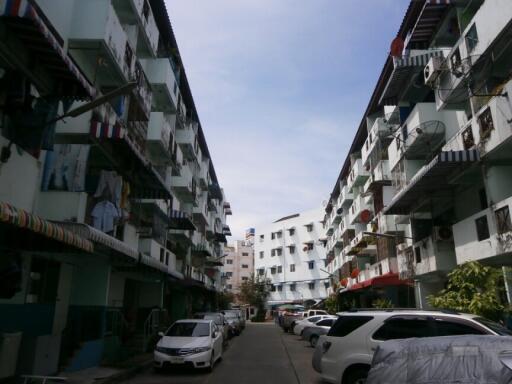 31 Sqm., 1 Bed, 1 Bath Condo listed for ฿ 294,000.