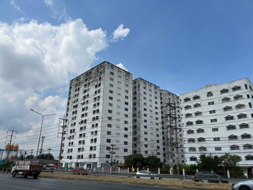 28 Sqm., 1 Bed, 1 Bath Condo listed for ฿ 295,000.