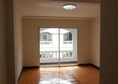 25 Sqm., 1 Bed, 1 Bath Condo listed for ฿ 311,000.