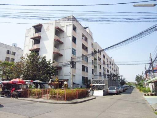 31 Sqm., 1 Bed, 1 Bath Condo listed for ฿ 240,000.