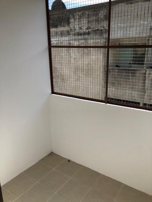 29 Sqm., 1 Bed, 1 Bath Condo listed for ฿ 251,000.
