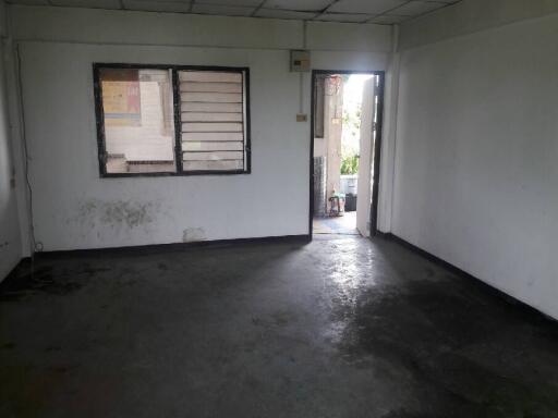 28 Sqm., 1 Bed, 1 Bath Condo listed for ฿ 274,000.