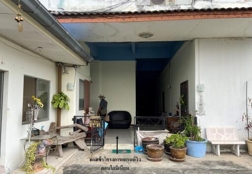 32 Sqm., 1 Bed, 1 Bath Condo listed for ฿ 269,000.