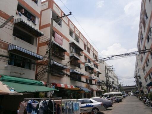 27 Sqm., 1 Bed, 1 Bath Condo listed for ฿ 190,000.