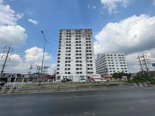 28 Sqm., 1 Bed, 1 Bath Condo listed for ฿ 249,000.