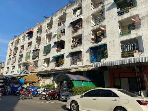 30 Sqm., 1 Bed, 1 Bath Condo listed for ฿ 252,000.