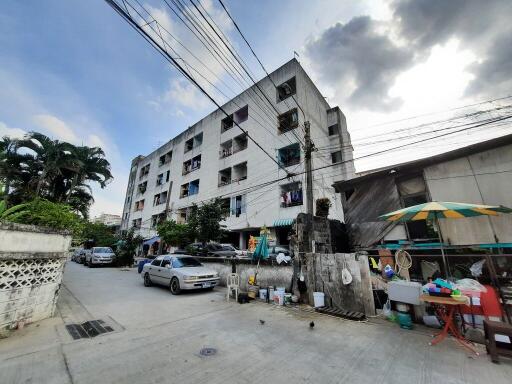 22 Sqm., 1 Bed, 1 Bath Condo listed for ฿ 240,000.