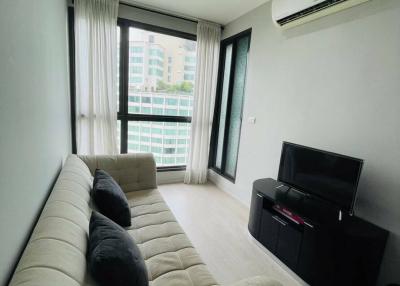 Best Price!!! Rhythm Sukumvit 44/1 (35 sqm.) 0 min to BTS Phra Khanong. Ready to move in