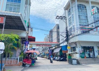 26 Sqm., 1 Bed, 1 Bath Condo listed for ฿ 231,000.