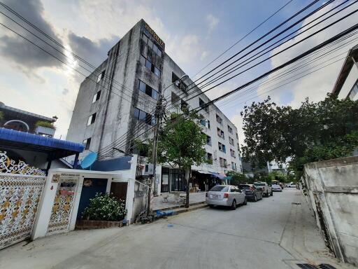 22 Sqm., 1 Bed, 1 Bath Condo listed for ฿ 228,000.