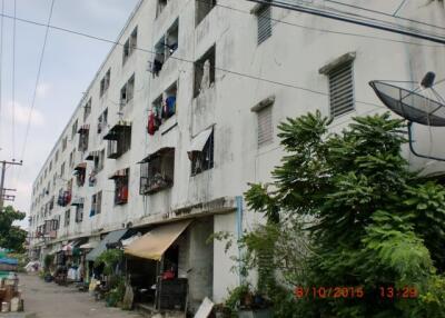 35 Sqm., 1 Bed, 1 Bath Condo listed for ฿ 226,000.