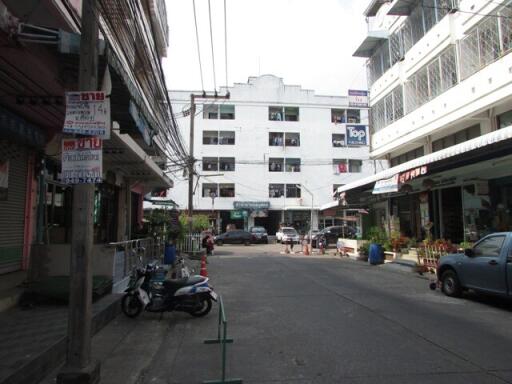 30 Sqm., 1 Bed, 1 Bath Condo listed for ฿ 224,000.