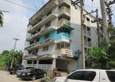 27 Sqm., 1 Bed, 1 Bath Condo listed for ฿ 220,000.