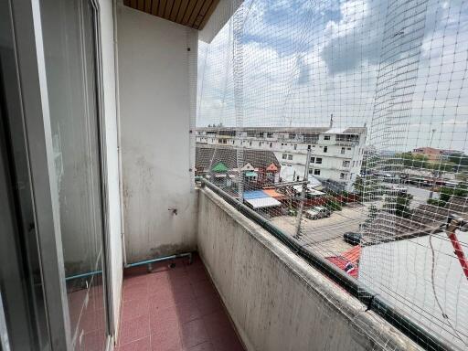 28 Sqm., 1 Bed, 1 Bath Condo listed for ฿ 220,000.