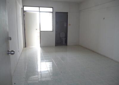 24 Sqm., 1 Bed, 1 Bath Condo listed for ฿ 162,000.