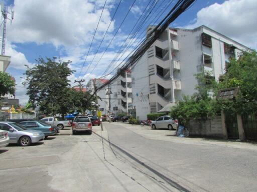 25 Sqm., 1 Bed, 1 Bath Condo listed for ฿ 199,000.