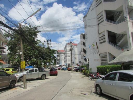 25 Sqm., 1 Bed, 1 Bath Condo listed for ฿ 199,000.