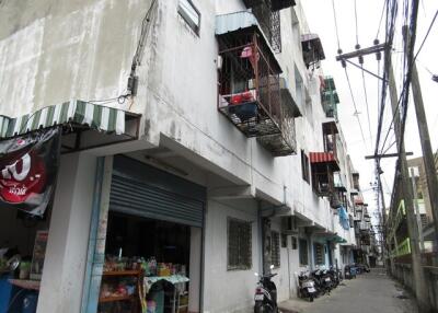 21 Sqm., 1 Bed, 1 Bath Condo listed for ฿ 203,000.