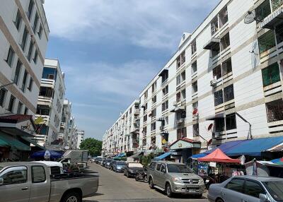 21 Sqm., 1 Bed, 1 Bath Condo listed for ฿ 184,000.