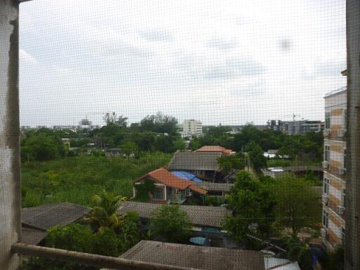 27 Sqm., 1 Bed, 1 Bath Condo listed for ฿ 104,000.