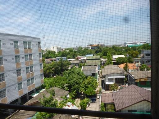 27 Sqm., 1 Bed, 1 Bath Condo listed for ฿ 104,000.