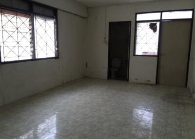 24 Sqm., 1 Bed, 1 Bath Condo listed for ฿ 150,000.