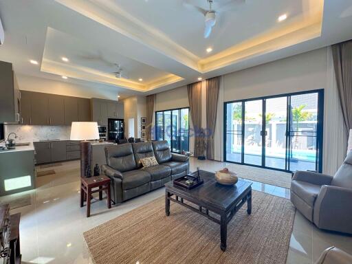 3 Bedrooms House in Parkside Pool Villas East Pattaya H011579