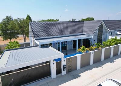 3 Bedrooms House in Parkside Pool Villas East Pattaya H011579