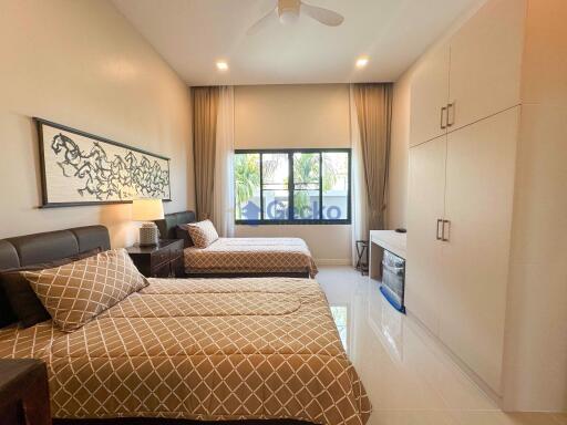 3 Bedrooms House in Parkside Pool Villas East Pattaya H011579