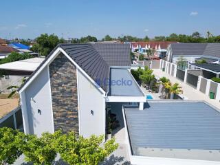 3 Bedrooms House in Parkside Pool Villas East Pattaya H011579