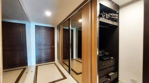 Large Luxury Condo Sukhumvit 11