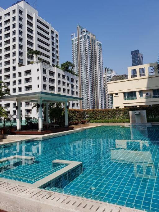 Large Luxury Condo Sukhumvit 11