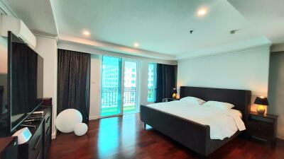 Large Luxury Condo Sukhumvit 11