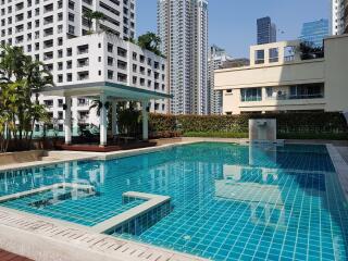 Large Luxury Condo Sukhumvit 11