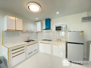 2-BR Condo at Wittayu Complex near BTS Phloen Chit