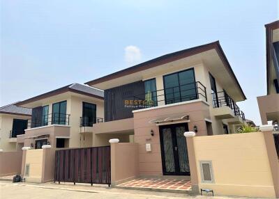 3 Bedrooms Villa / Single House in Villa Asiatic East Pattaya H010701