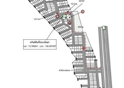 Detailed property layout map showing street alignments and plot dimensions