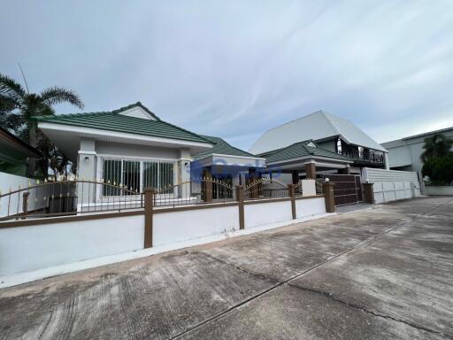 3 Bedrooms House in Ponthep 2 East Pattaya H011582