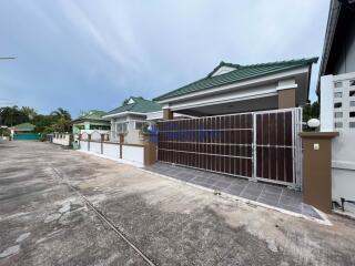 3 Bedrooms House in Ponthep 2 East Pattaya H011582